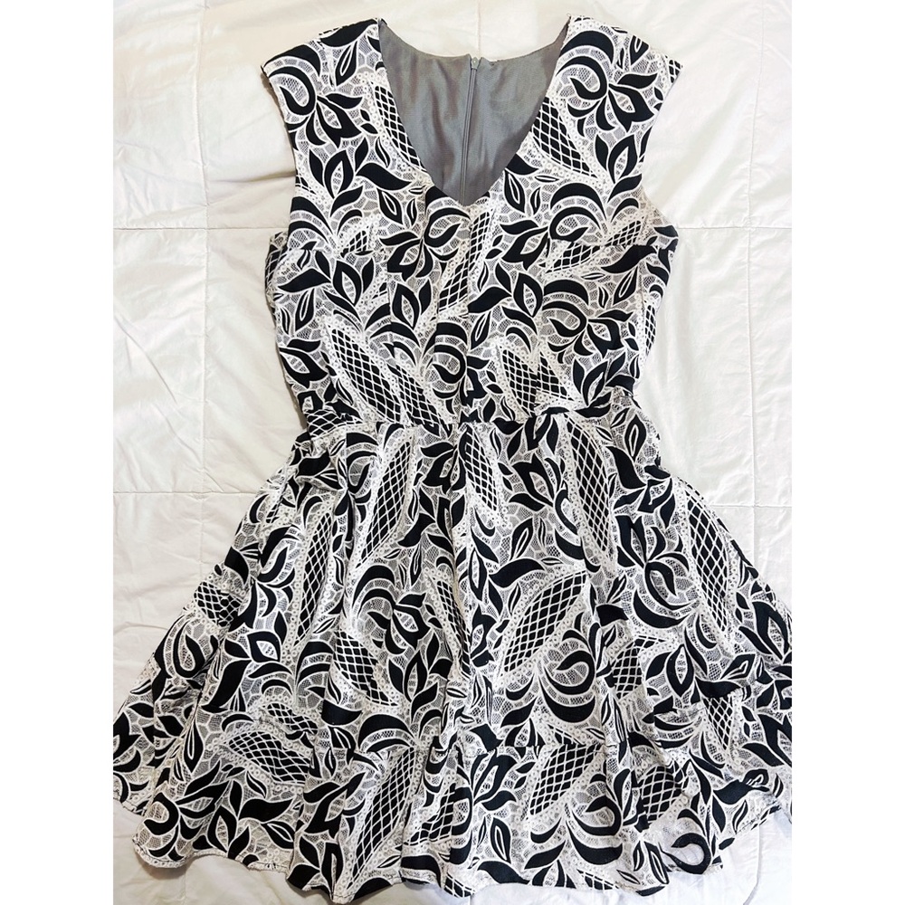 Collective Concepts Black and White Lace Fit & Flare Mini Dress Large 8 10